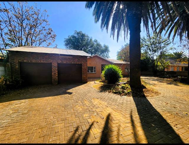 3 BEDROOM HOUSE FOR SALE IN THREE RIVERS